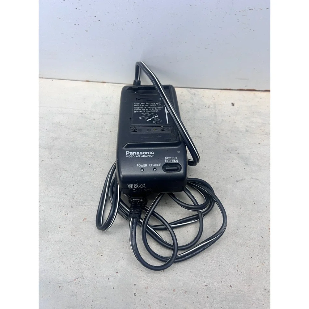 Vintage Panasonic Palmcorder VHS-C PV-L658 Camcorder 23x Zoom Battery Charger